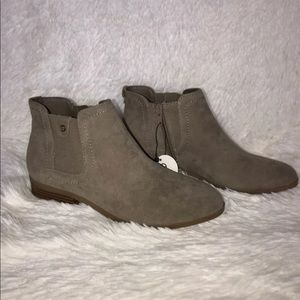 GIANI BERNINI - Falica Almond Toe Boots, Size 7.5M